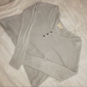 Loose cropped grey long sleeve shirt